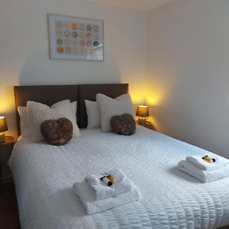 Minworth Lovely 1-Bedroom Condo With Parking On Premises מראה חיצוני תמונה
