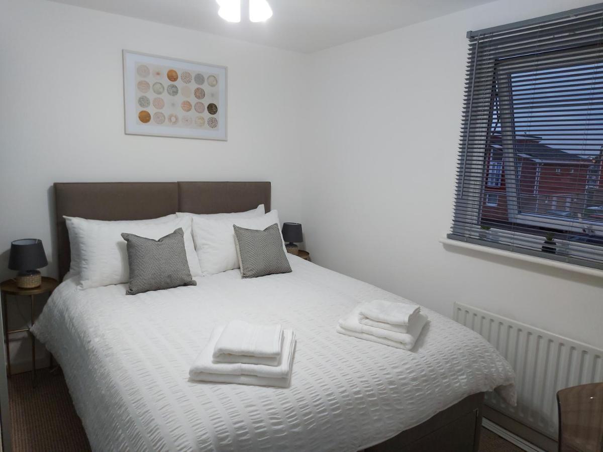Minworth Lovely 1-Bedroom Condo With Parking On Premises מראה חיצוני תמונה