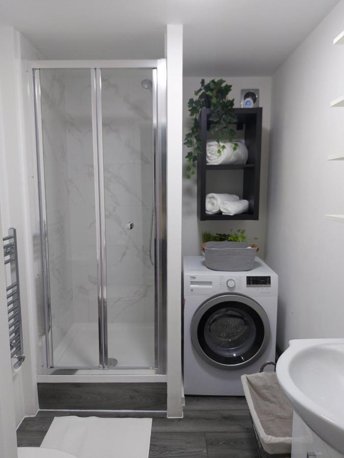 Minworth Lovely 1-Bedroom Condo With Parking On Premises מראה חיצוני תמונה